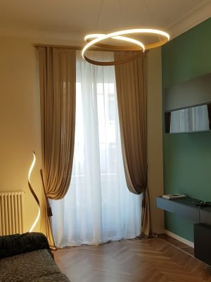 tende marroni e bianche doppie