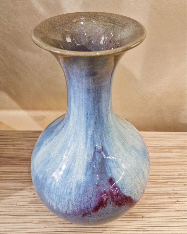 vasi cangianti azzurro e viola