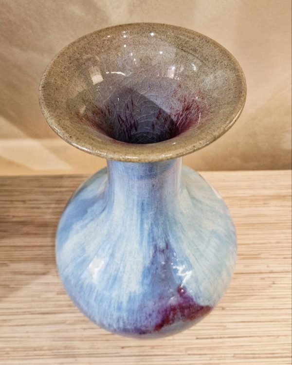 vaso viola e azzurro cangiante