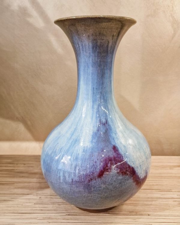 vaso cangiante cinese azzurro e viola interior design